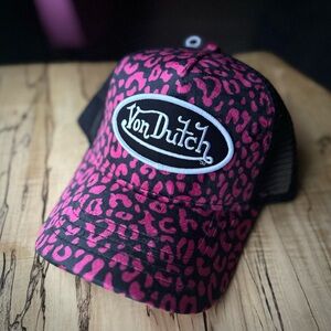 NWT Von Dutch Hot Pink Cheetah Velvet Crush SnapBack Hat